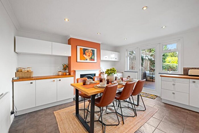 3 Bedroom Semi Detached House For Sale In Chinbrook Road, London, SE12