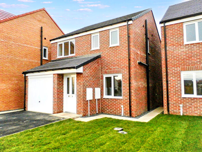 3 Bedroom Detached House For Sale In Bamburgh Close, Amble, NE65