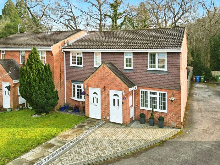 3 Bedroom End Of Terrace House For Sale In Farcrosse Close, Sandhurst, Berkshire, GU47