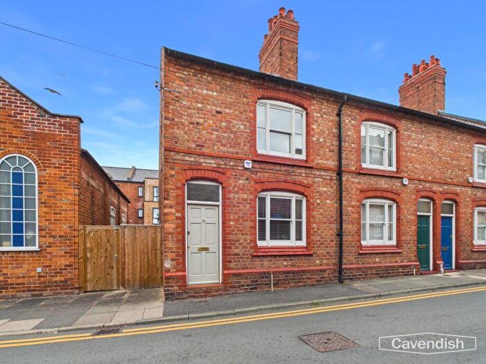 2 Bedroom End Of Terrace House For Sale In Commonhall Street, Chester, CH1