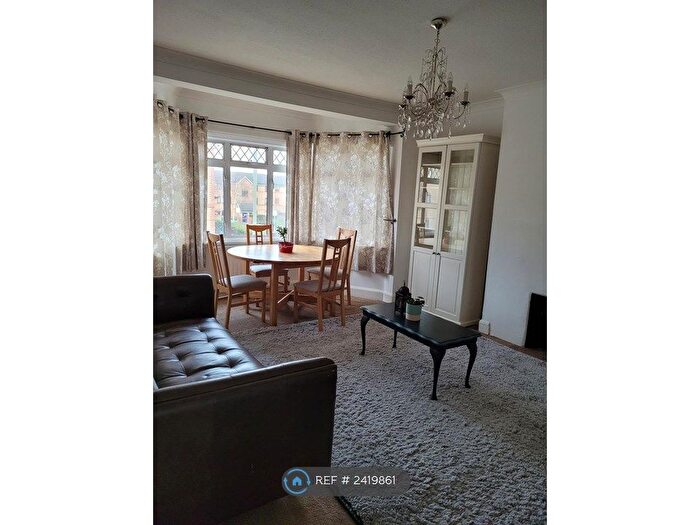 2 Bedroom Flat To Rent In Somerton Road, London, NW2