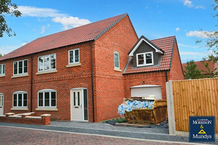 3 Bedroom Semi-detached House For Sale In Hutchinson Road, Newark, NG24