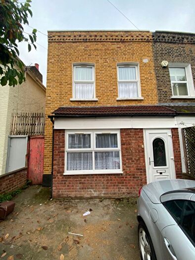 4 Bedroom Detached House To Rent In Stanhope Road, Walthamstow, E17