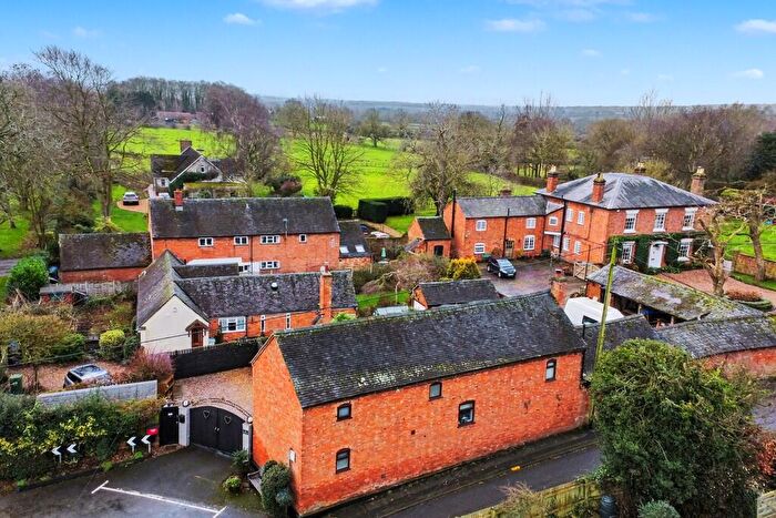 4 Bedroom Barn Conversion For Sale In Rugby Road, Harborough Magna, Rugby, CV23