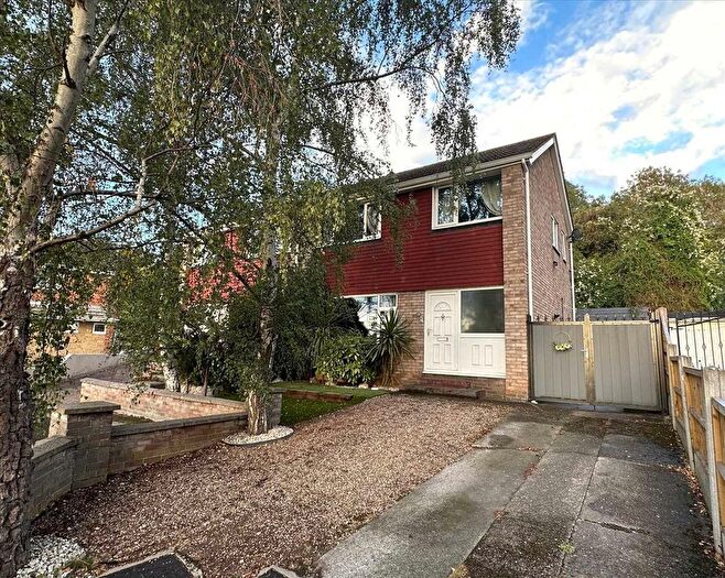 3 Bedroom Semi-detached House For Sale In Mendip Road, Scunthorpe, DN17