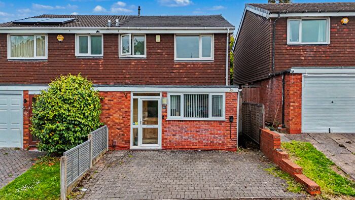 3 Bedroom Semi-Detached House For Sale In Ontario Close, Birmingham, B38