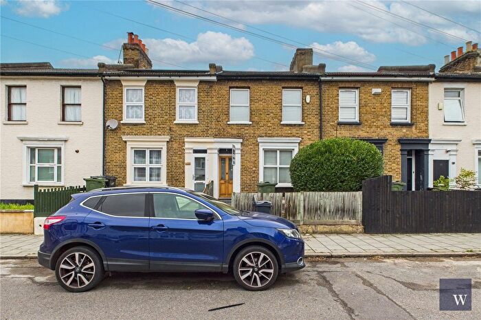 3 Bedroom Terraced House For Sale In Colmer Road, London, SW16
