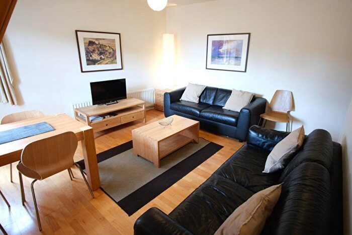 2 Bedroom Flat To Rent In T – Royal Mile, Canongate, Edinburgh, EH8