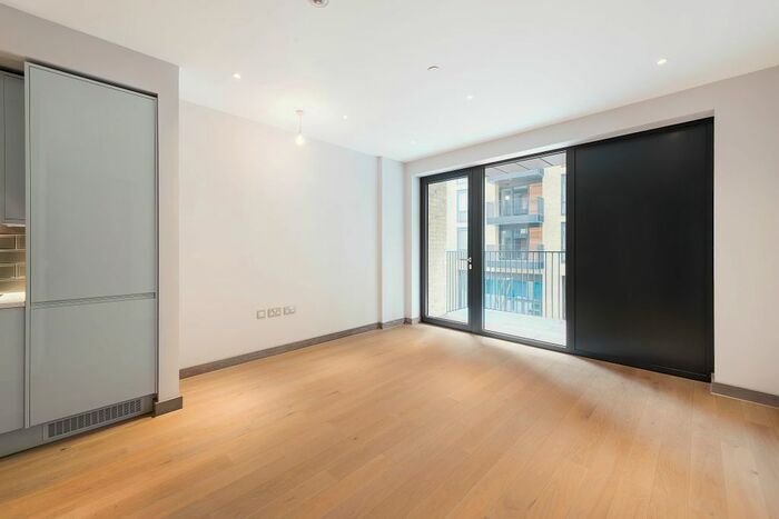1 Bedroom Flat To Rent In Bellwether Lane, The Ram Quarter, London. SW18