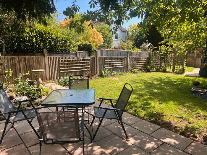 2 Bedroom Flat For Sale In Loders, Ardingly, Haywards Heath, RH17