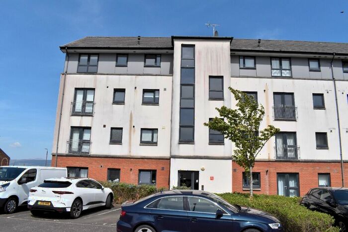 2 Bedroom Flat To Rent In Kincaid Court, Greenock, Inverclyde, PA15
