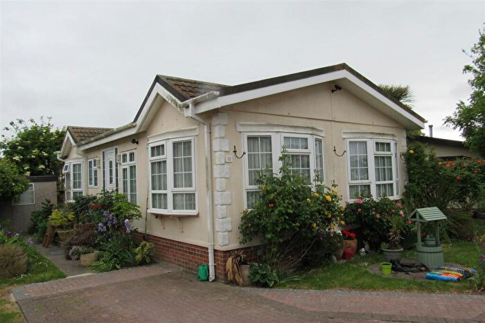 2 Bedroom Park Home For Sale In Foxhunter Residential Caravan Park, Monkton Street, Monkton, CT12