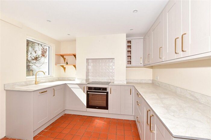 3 Bedroom Semi-detached House For Sale In Mays Road, Ramsgate, Kent, CT11