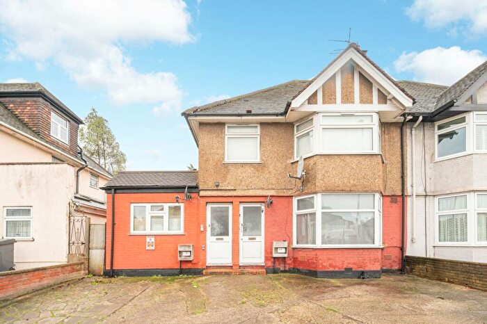 1 Bedroom Flat To Rent In Hendon Way, Cricklewood, London, NW2