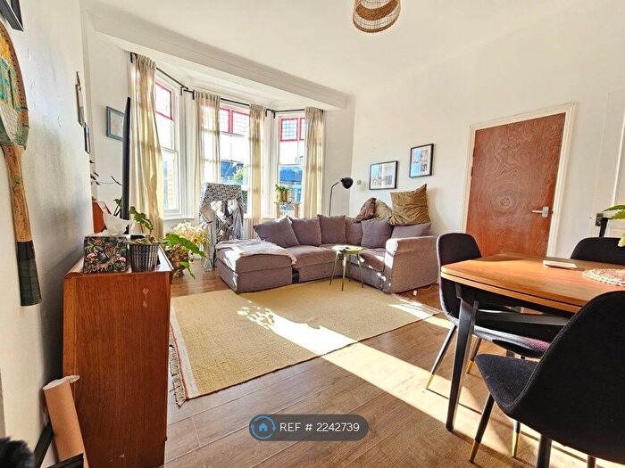 2 Bedroom Flat To Rent In Thistlewaite Road, Clapton - London, E5