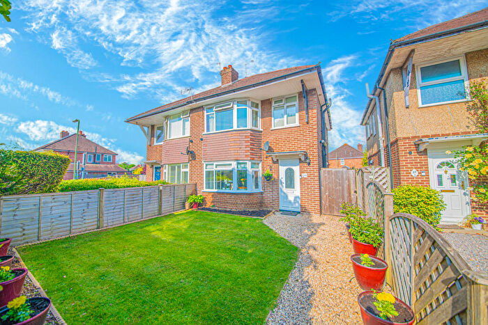 3 Bedroom Semi-Detached House For Sale In Brookwood Avenue, Eastleigh, Hampshire, SO50