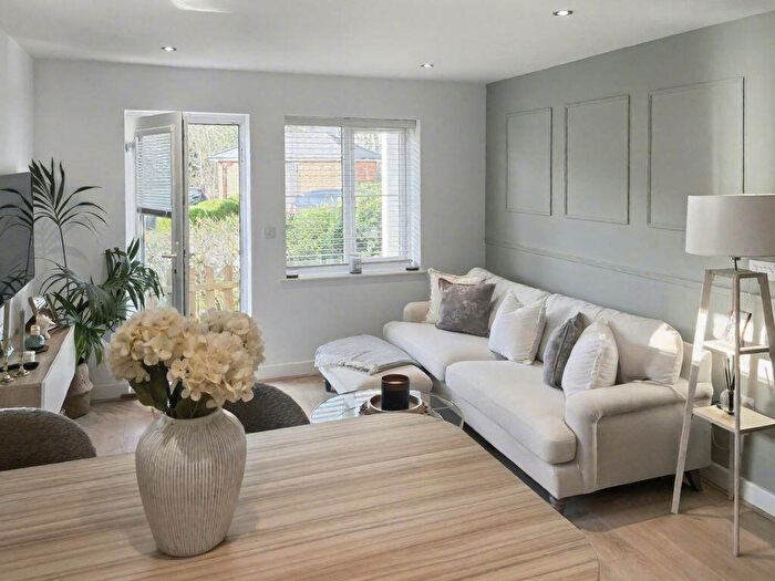 1 Bedroom Apartment For Sale In Penhurst House, Sierra Road - Bedroom - Immaculate, HP11