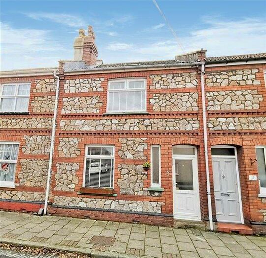 3 Bedroom Terraced House To Rent In Bradley Avenue - Shirehampton, BS11