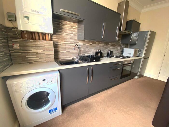 3 Bedroom Private Hall To Rent In A Castle Hill, Lancaster, LA1