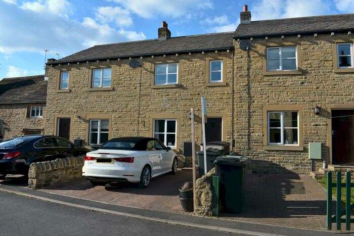 3 Bedroom House To Rent In St Johns Close, Silsden, Keighley, West Yorkshire, Uk, BD20