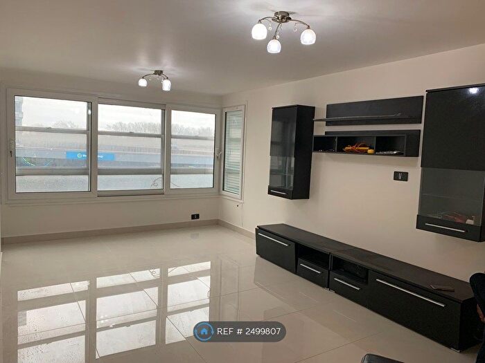 2 Bedroom Flat To Rent In Staines Road West, Sunbury-On-Thames, TW16