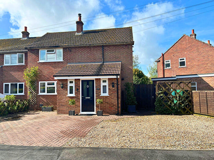 3 Bedroom Semi Detached House For Sale In Kingsley Close, Newbury, RG14