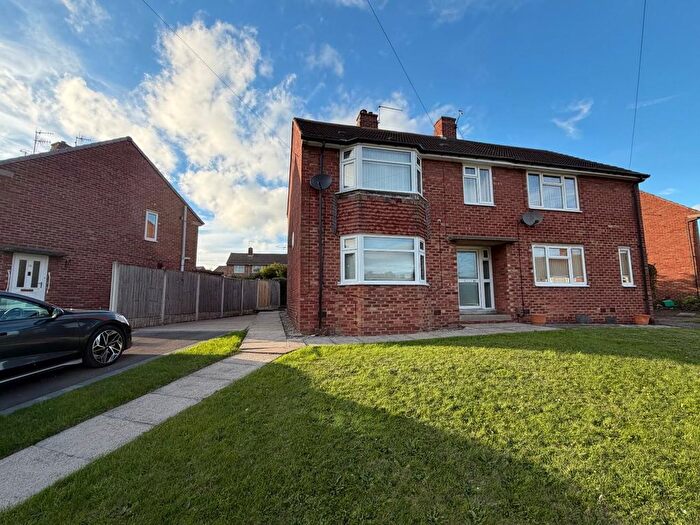 3 Bedroom Semi-Detached House To Rent In Monkwood Road, Newbold, Chesterfield, S41