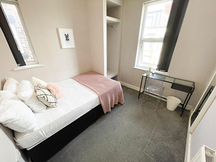 5 Bedroom Terraced House To Rent In Adelaide Road, L7