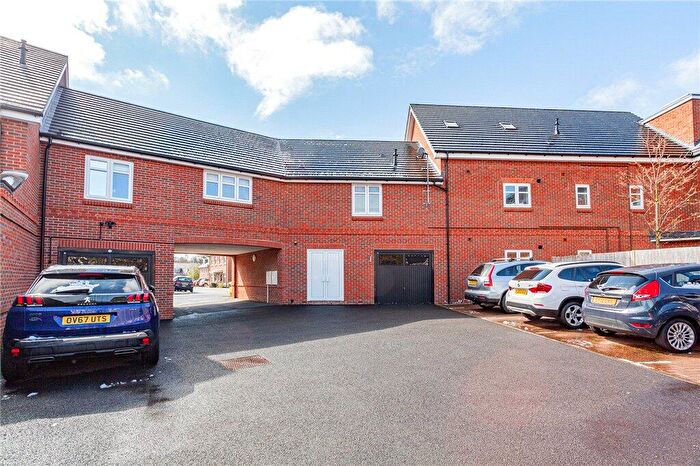 2 Bedroom Apartment For Sale In Repton Crescent, Earley, Reading, RG6