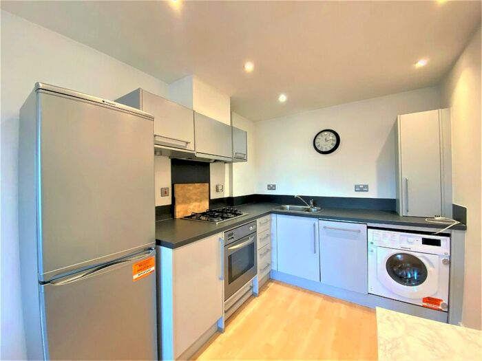 1 Bedroom Flat To Rent In Riverbank Point High, Uxbridge, Greater London, UB8