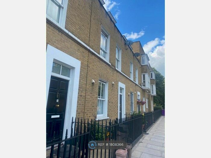 2 Bedroom Flat To Rent In Belgrave Street, London, E1