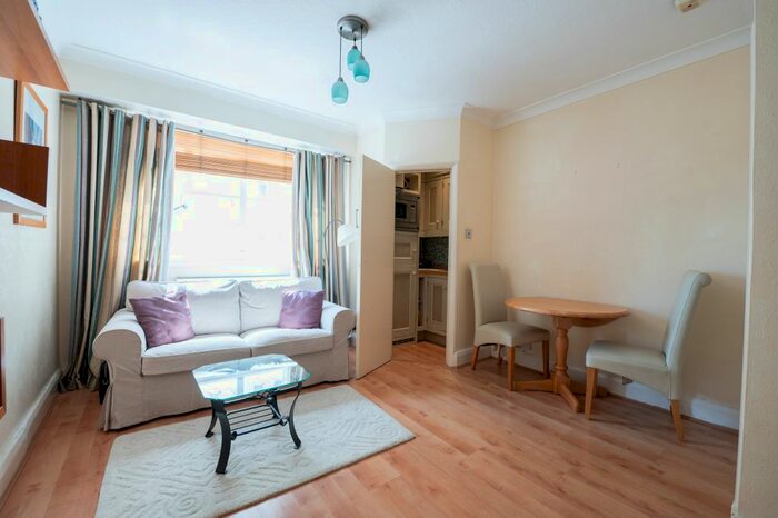 Studio To Rent In Sloane Avenue Mansions (), London, SW3