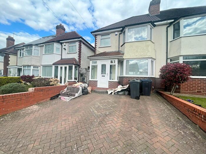 3 Bedroom Semi Detached House To Rent In Weoley Avenue, Selly Oak, Birmingham, B29