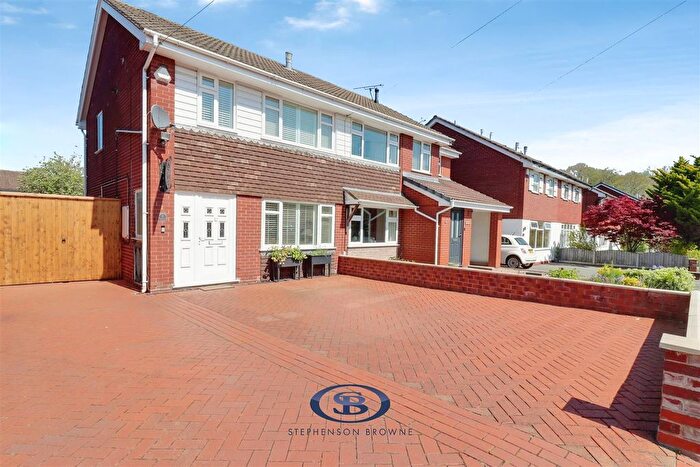 3 Bedroom Semi-detached House For Sale In Oakmere Close, Sandbach, CW11