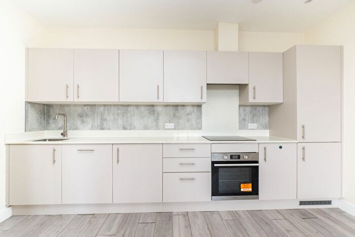 2 Bedroom Flat To Rent In Ewell Road, Cheam, Sutton, SM3
