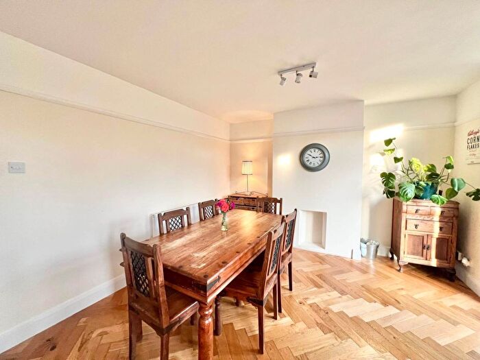 3 Bedroom Semi-Detached House To Rent In Westwood Avenue, Brentwood, CM14