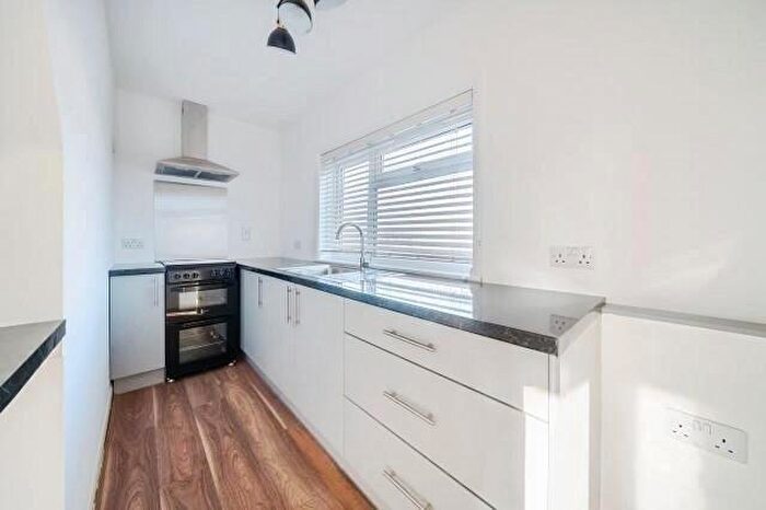 1 Bedroom Flat To Rent In Chapel Street, Thatcham, RG18