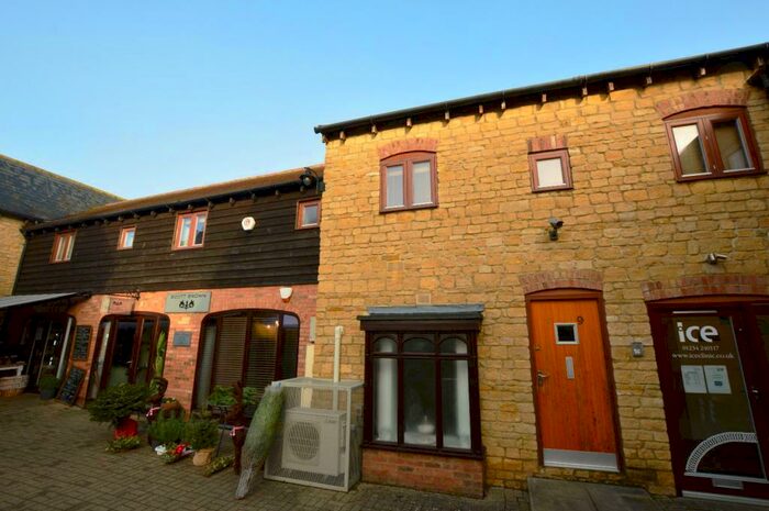 1 Bedroom Flat To Rent In Fountain Court, Olney, MK46