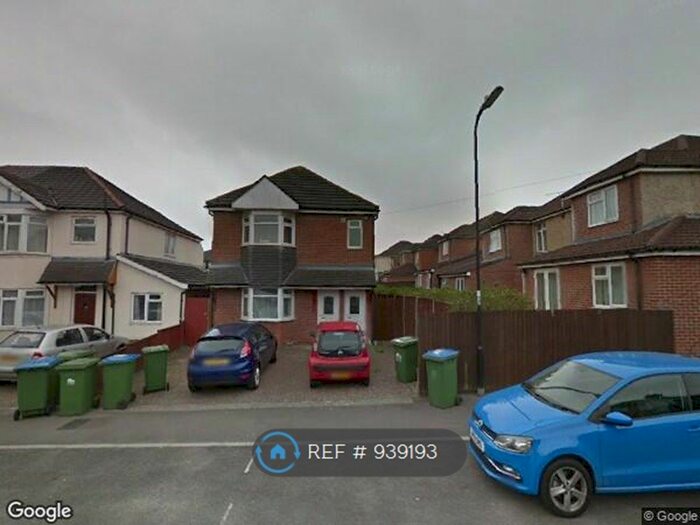 3 Bedroom Flat To Rent In Highfield, Southampton, SO17