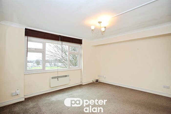 2 Bedroom Apartment For Sale In Llanishen Court, Llanishen, Cardiff, CF14