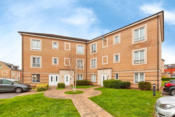 1 Bedroom Flat For Sale In Spicer Mews, Slough, SL3