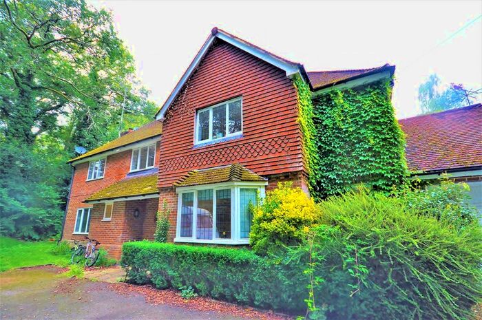 5 Bedroom Detached House To Rent In Webb Road, Witley, GU8