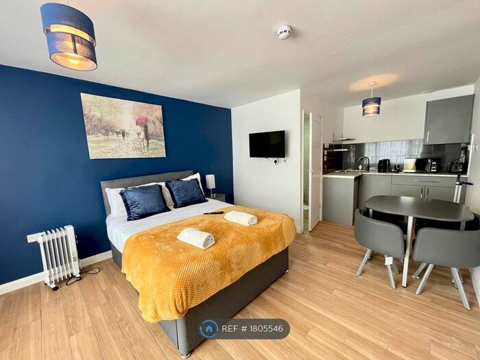 Studio To Rent In Stratford Road, Southall, UB2