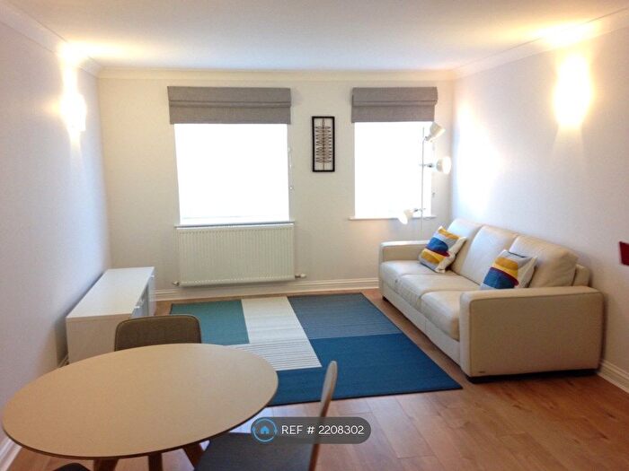 2 Bedroom Flat To Rent In Erleigh Road, Reading, RG1