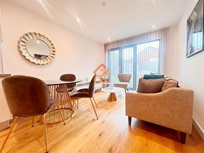 1 Bedroom Flat To Rent In The Axium, Windmill Street, Birmingham, B1