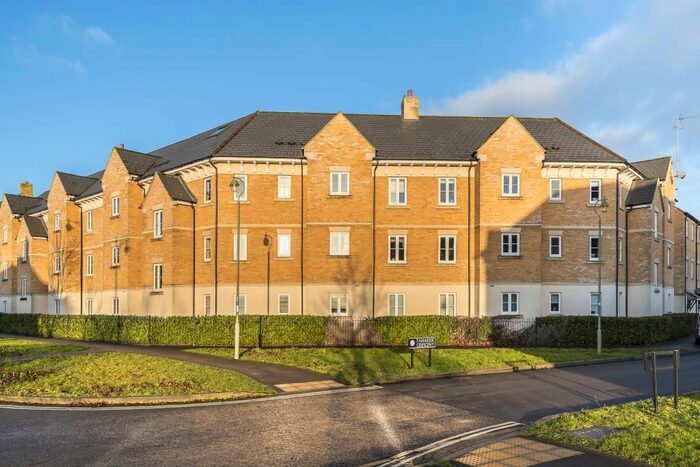 2 Bedroom Flat To Rent In Carterton, Oxfordshire, OX18