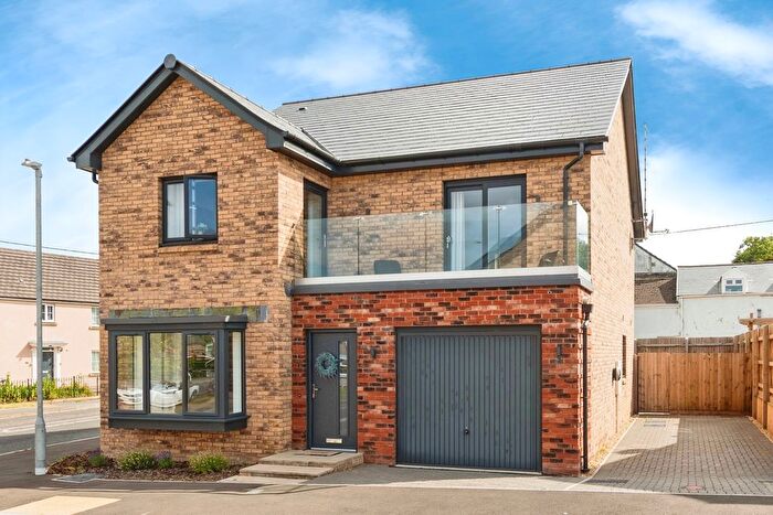 4 Bedroom Detached House For Sale In Gerddi Gwenllian, Mynyddygarreg, Kidwelly, Carmarthenshire, SA17