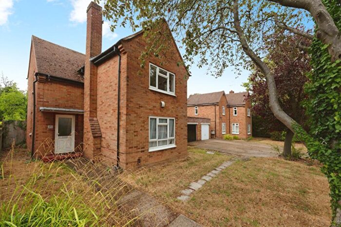 3 Bedroom Detached House For Sale In Old Church Lane, Stanmore, HA7