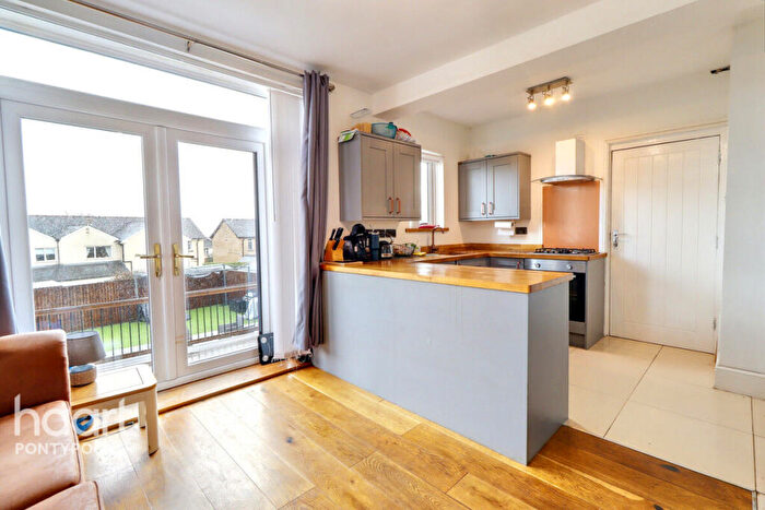 3 Bedroom Detached House For Sale In Sycamore Road, Pontypool, NP4