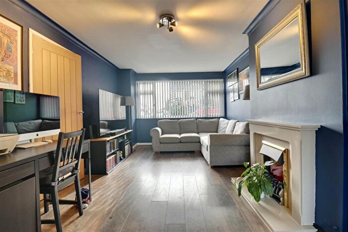 3 Bedroom End Terrace House For Sale In Lower Drayton Lane, Drayton, PO6